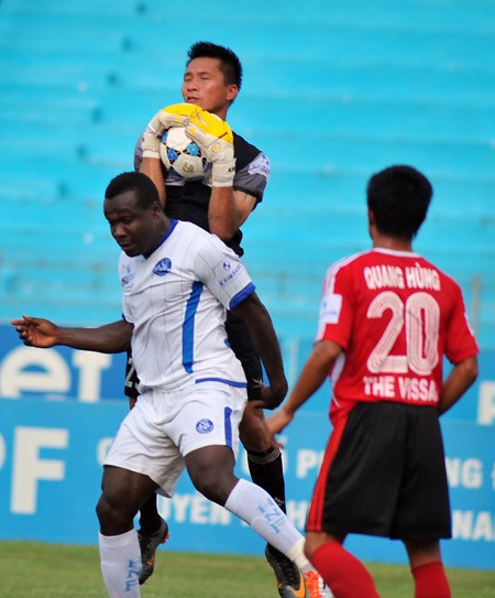 Một trận đấu gây thất vọng của các ngôi sao trên hàng công của CLB bóng đá Hà Nội như Timothy, Thành Lương, Công Vinh, Sỹ Mạnh.